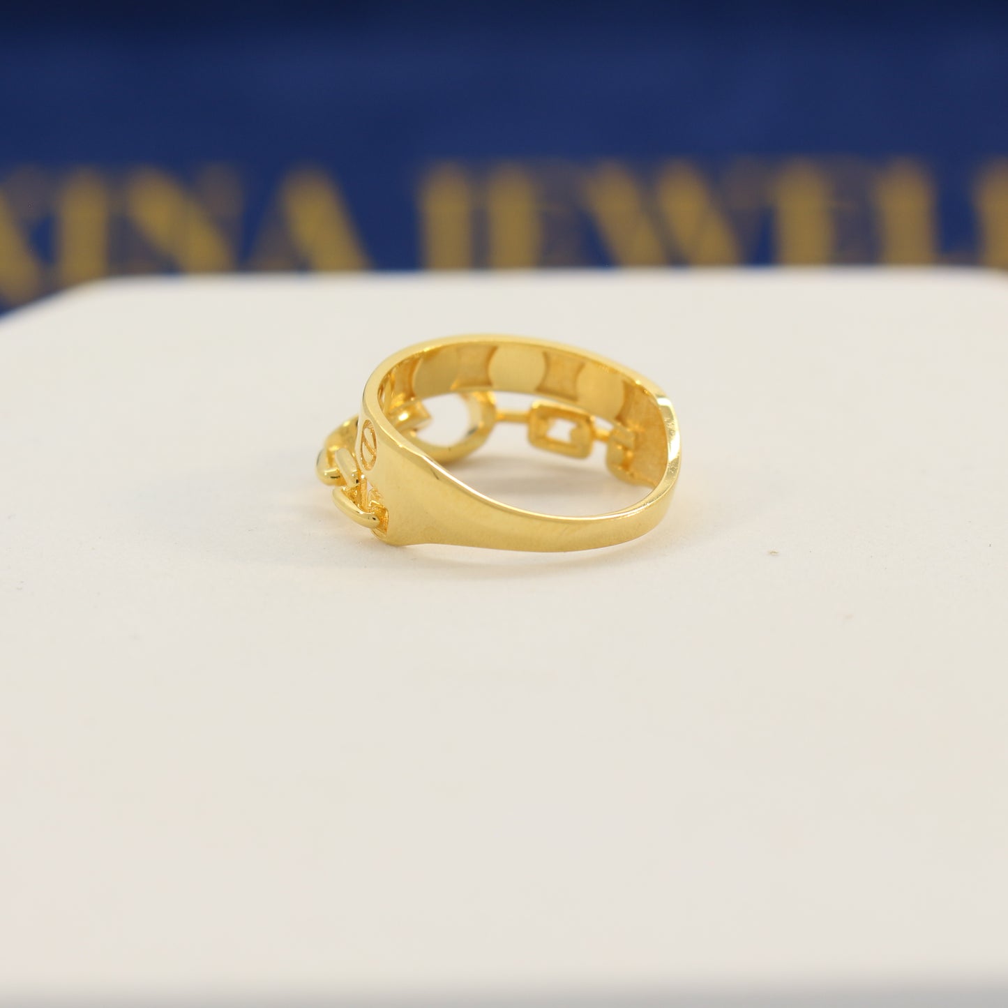 21K Gold Ring (size 6.5)