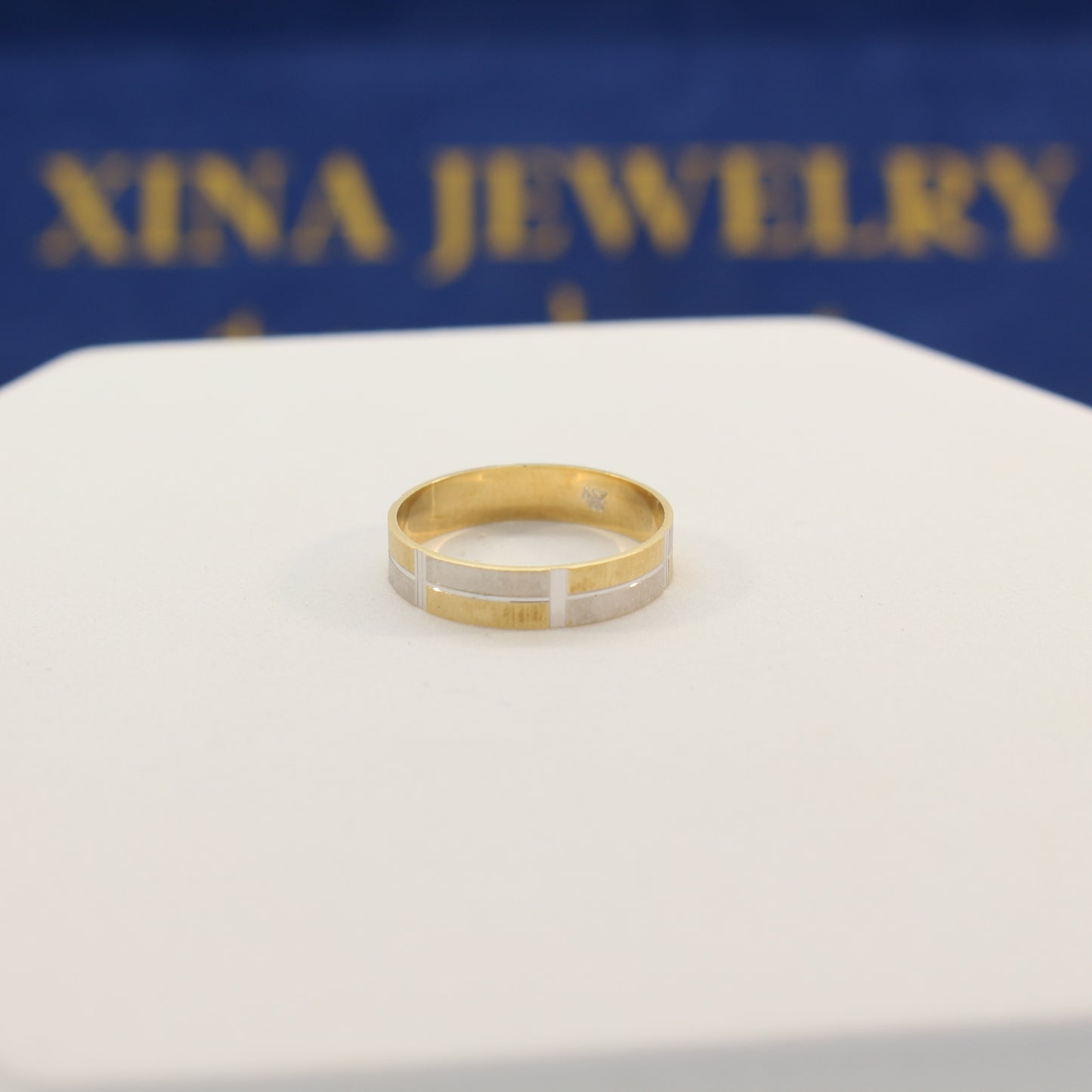 18K Gold Band (size 8.5)