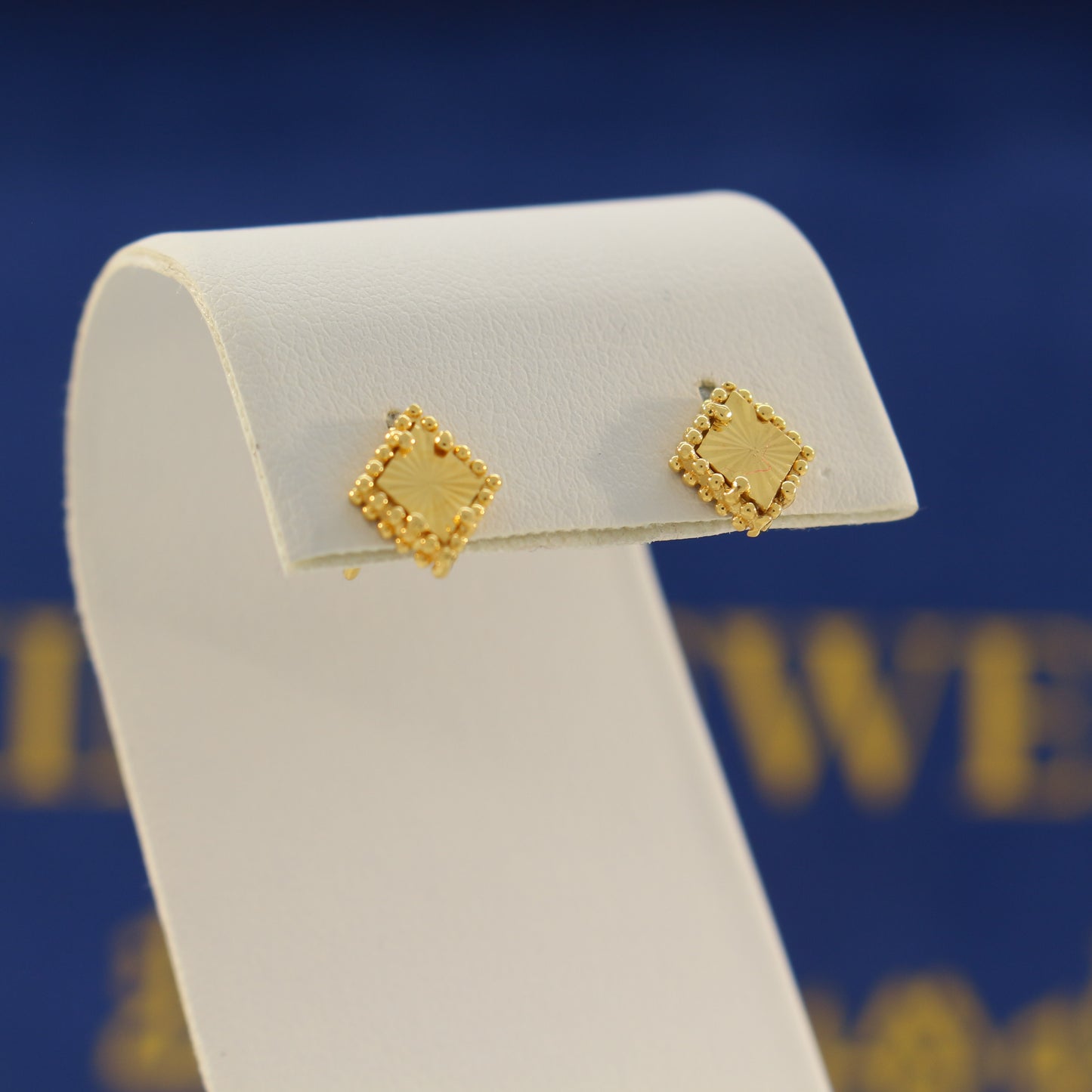 21K Gold Stud Earrings