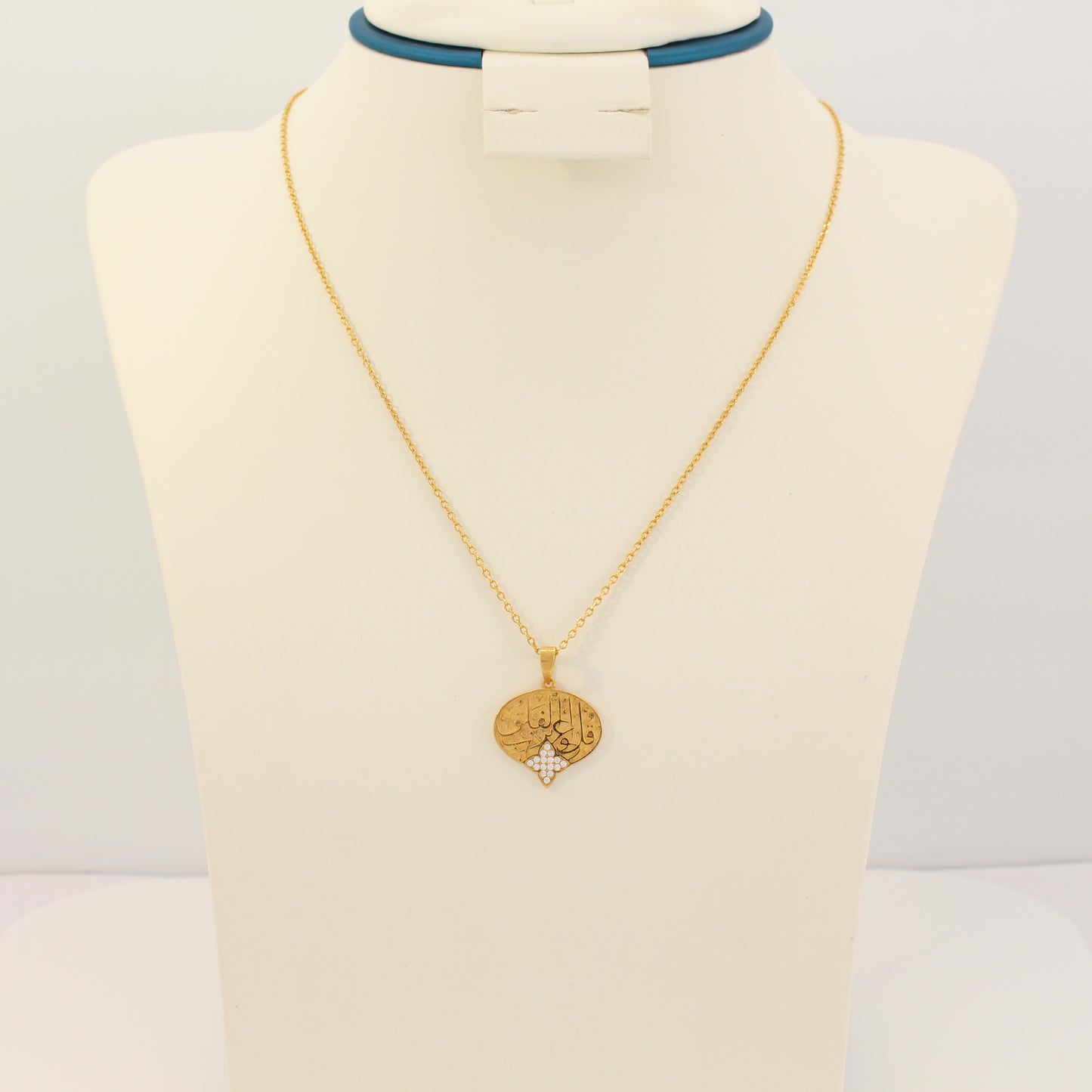 21K Gold "Qul" Necklace