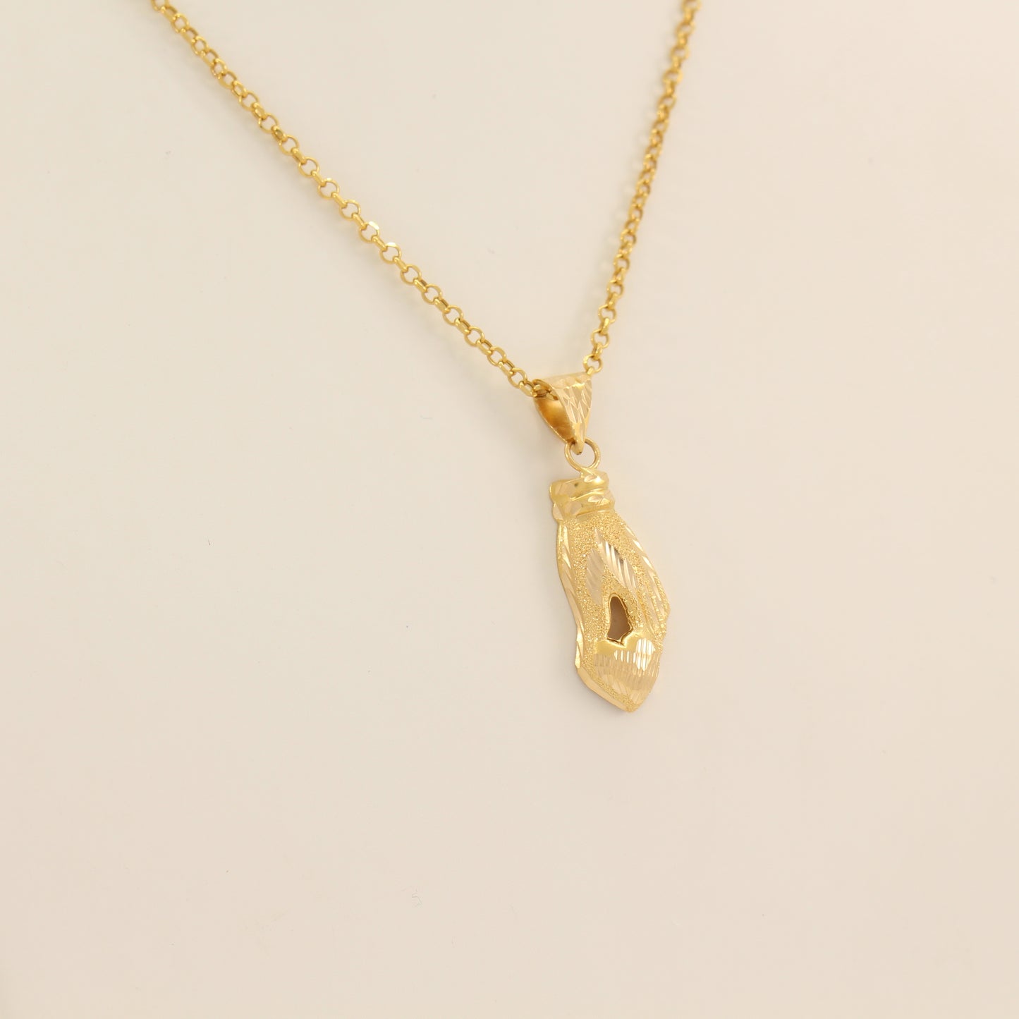 21K Gold Finger Heart Necklace