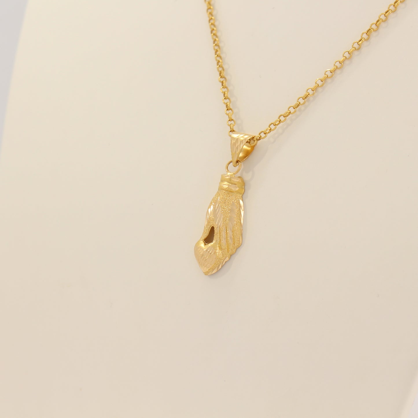 21K Gold Finger Heart Necklace