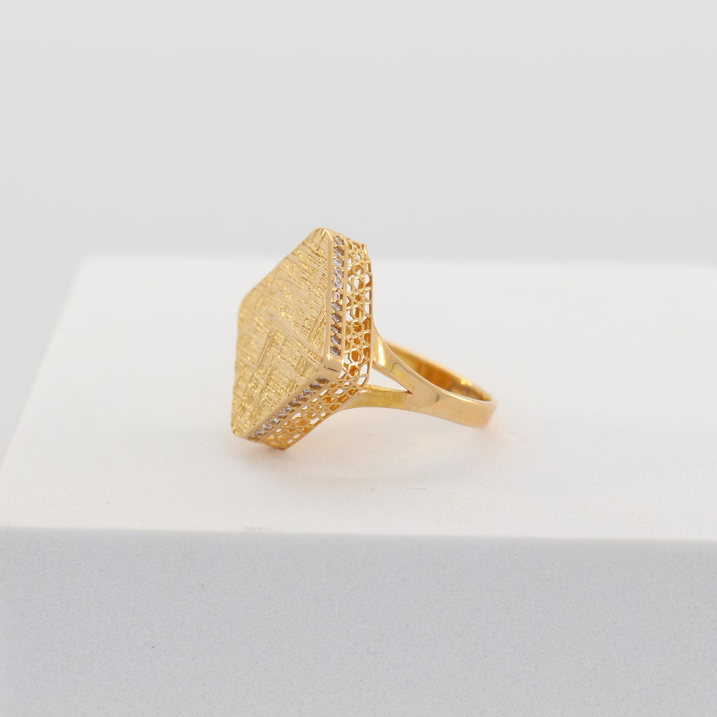21K Gold Ring (Size 9)
