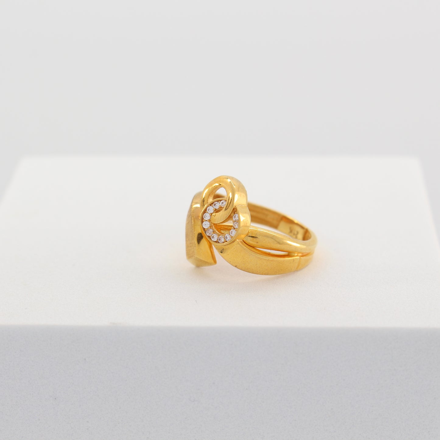 21K Gold Ring (Size 7.5)