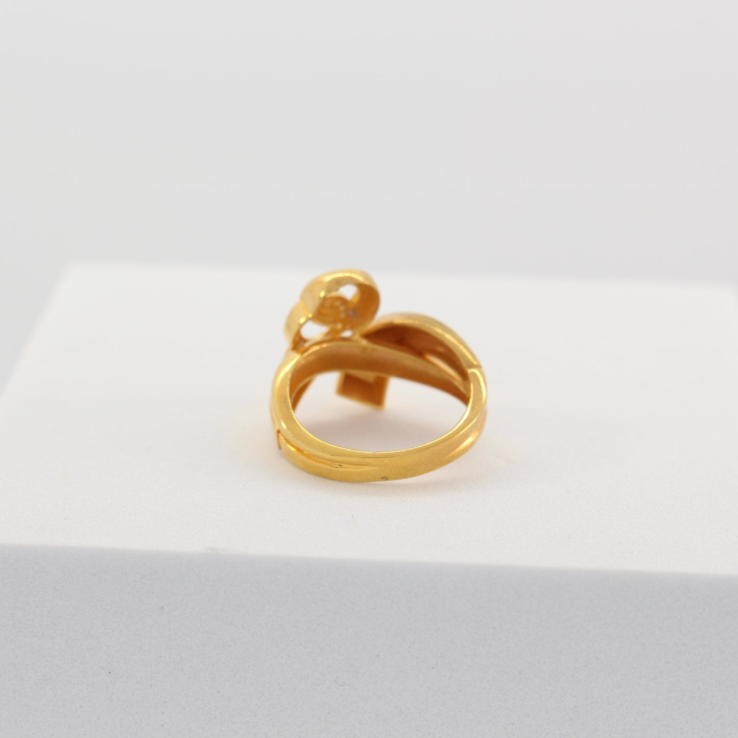 21K Gold Ring (Size 7.5)