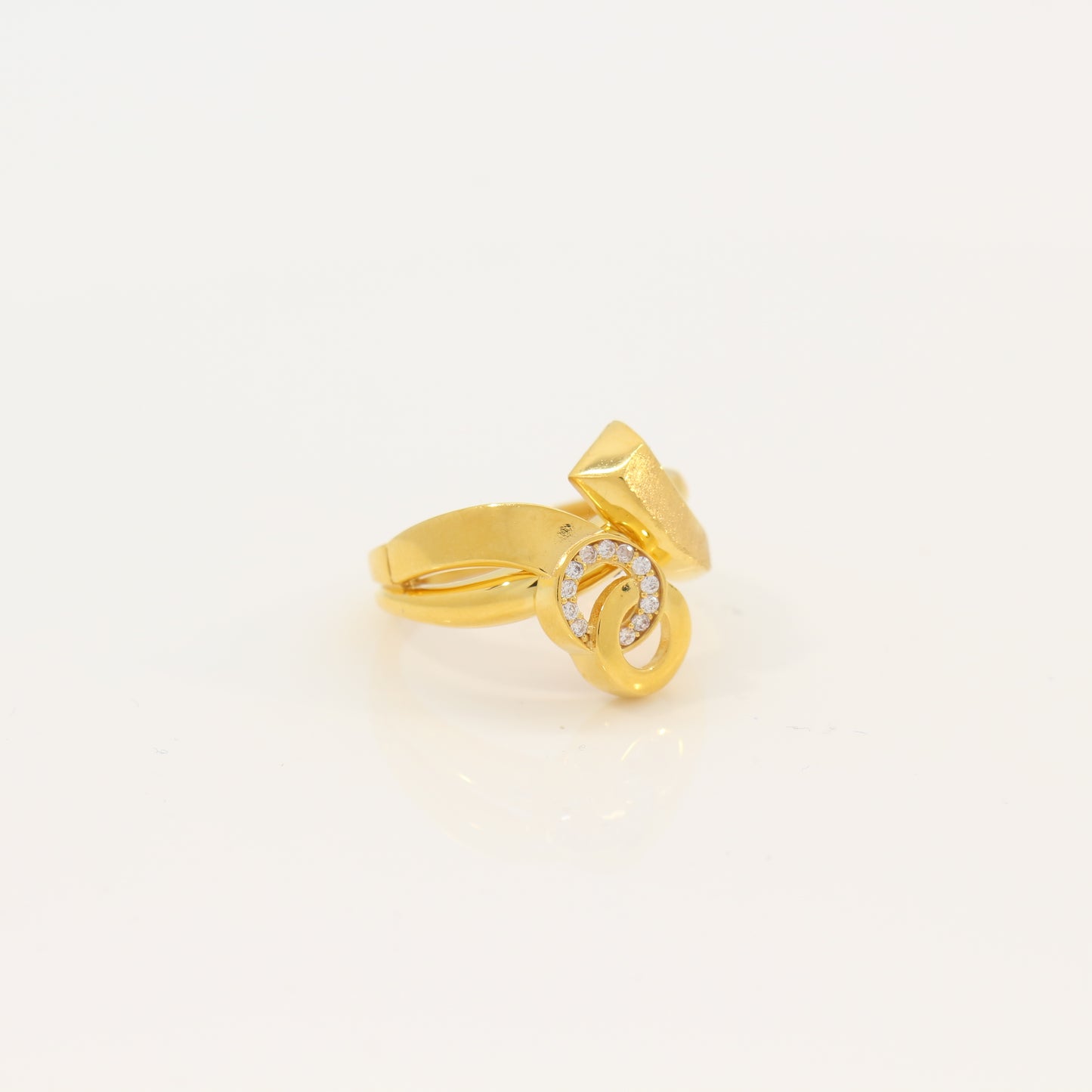 21K Gold Ring (size 7.5)